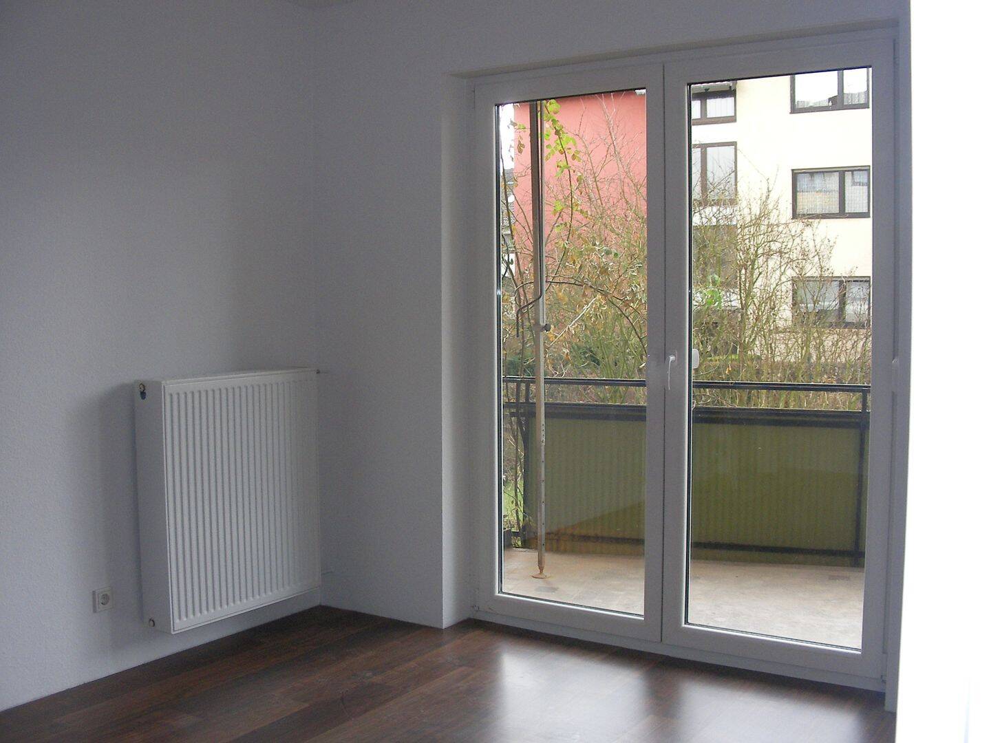 Saarbrücken-Rodenhof, saniertes 3 Familien-Reihenhaus in ruhiger Lage – Saarbrücken – Vorschaubild 4