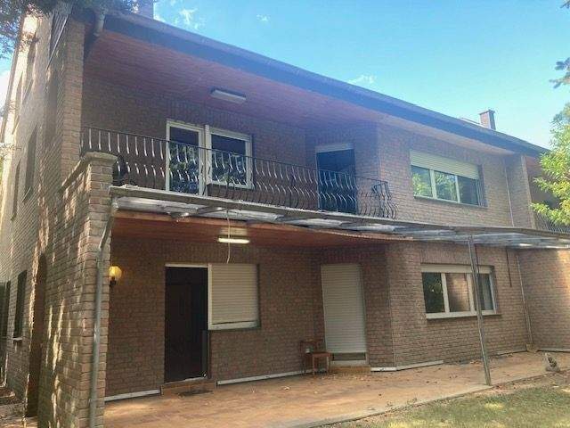 Solide Liegenschaft mit Einliegerwohnung großem Garten, Terrasse, Balkon und Doppelgarage in gesuchter Lage von Jülich ! – Jülich – Vorschaubild 2