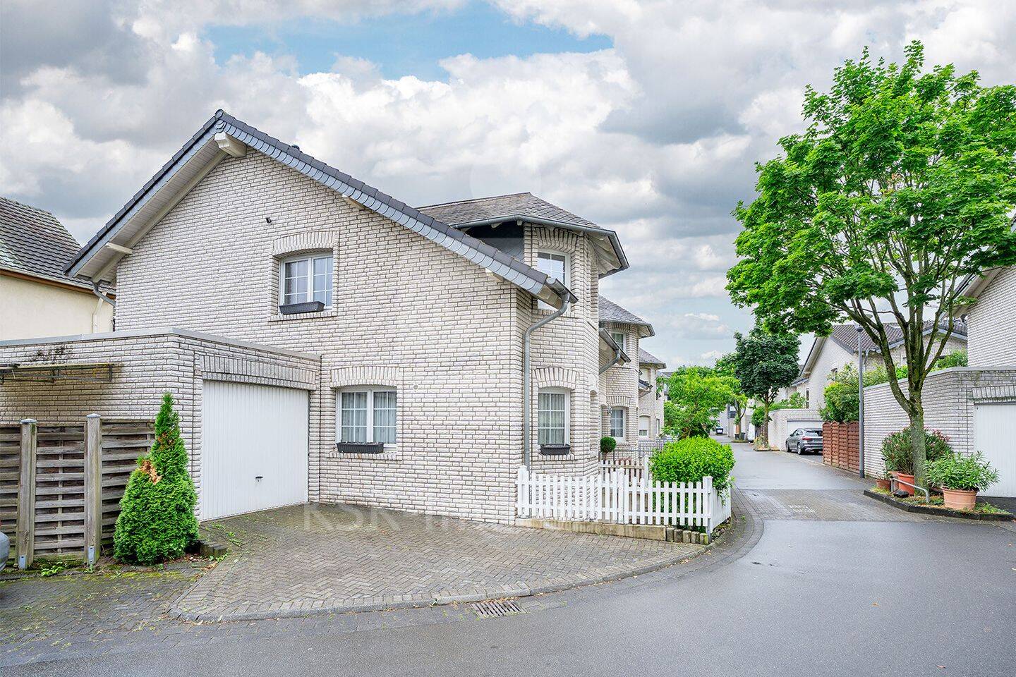Besondere Doppelhaushälfte mit Erker Rheinnähe! – Köln – Vorschaubild 3