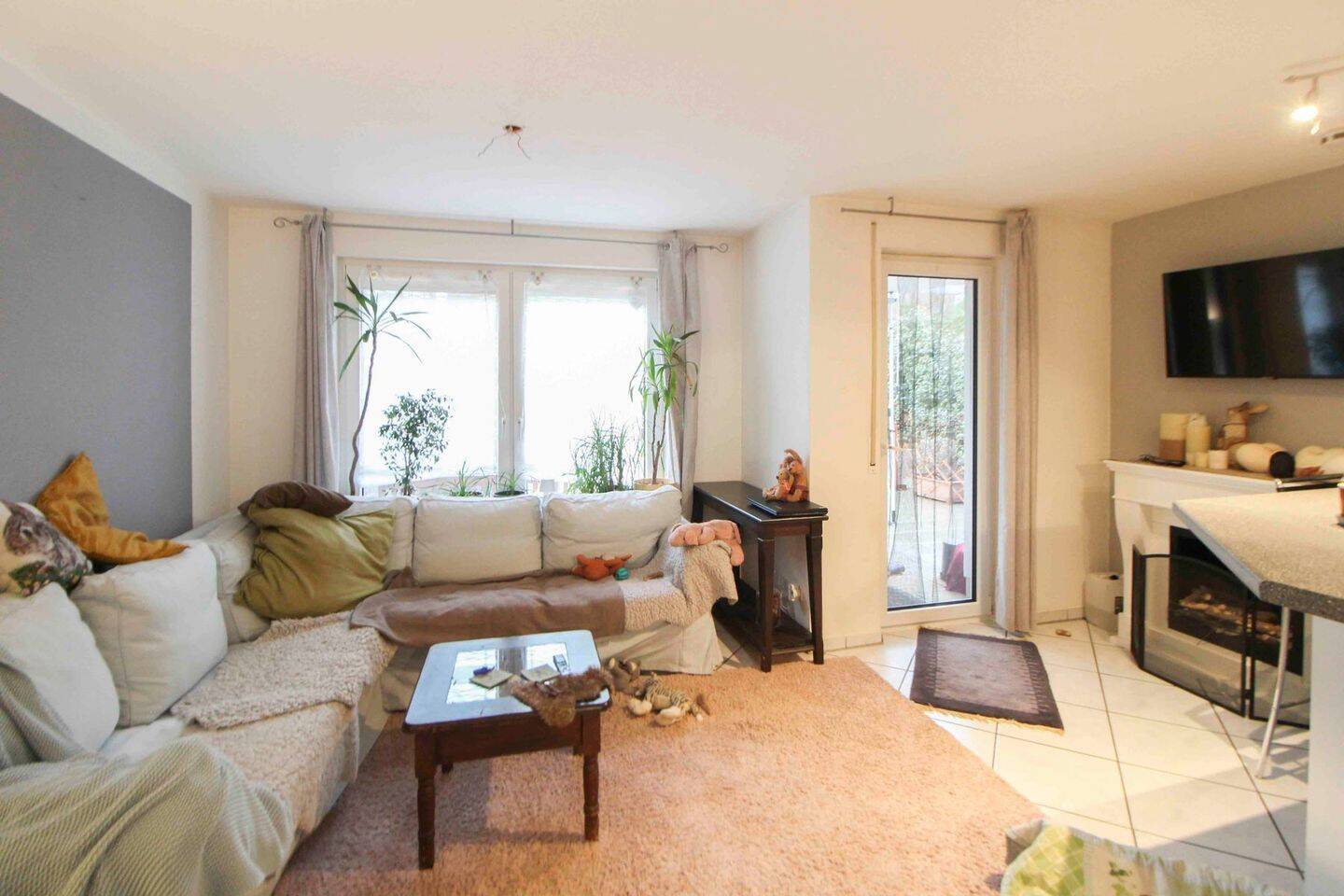 Attraktive 3-Zimmer-Wohnung auf zwei Ebenen mit Süd-Terrasse und Garage – Stuttgart – Vorschaubild 2