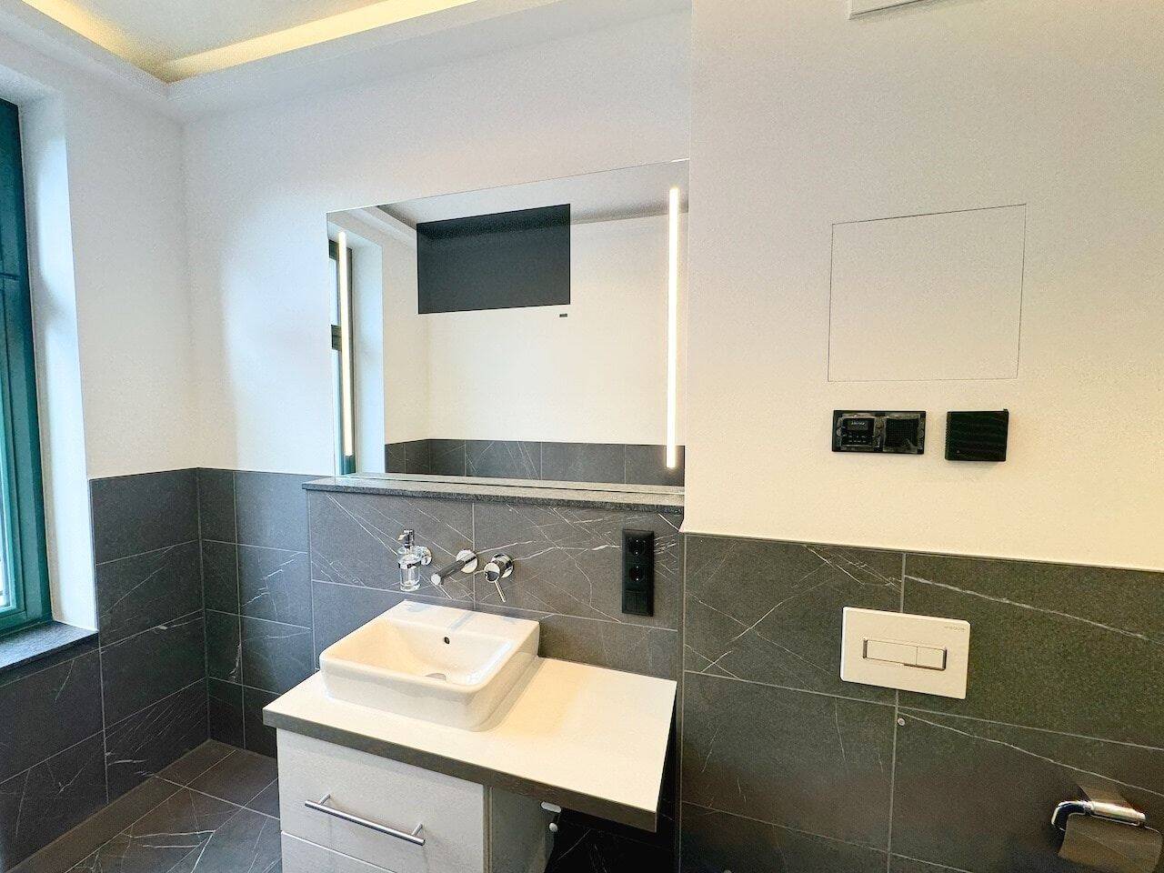 Die ist es! + Erstbezug + Parkett + Fußbodenheizung + tolles Bad + Wanne & Dusche + LED-Licht – Leipzig – Vorschaubild 9