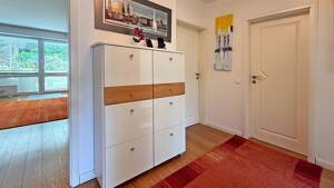Lichtdurchflutete Erdgeschosswohnung mit Traumgarten und Tiefgaragenstellplatz - Wentzel Dr. – 22391 Hamburg – Vorschaubild 4