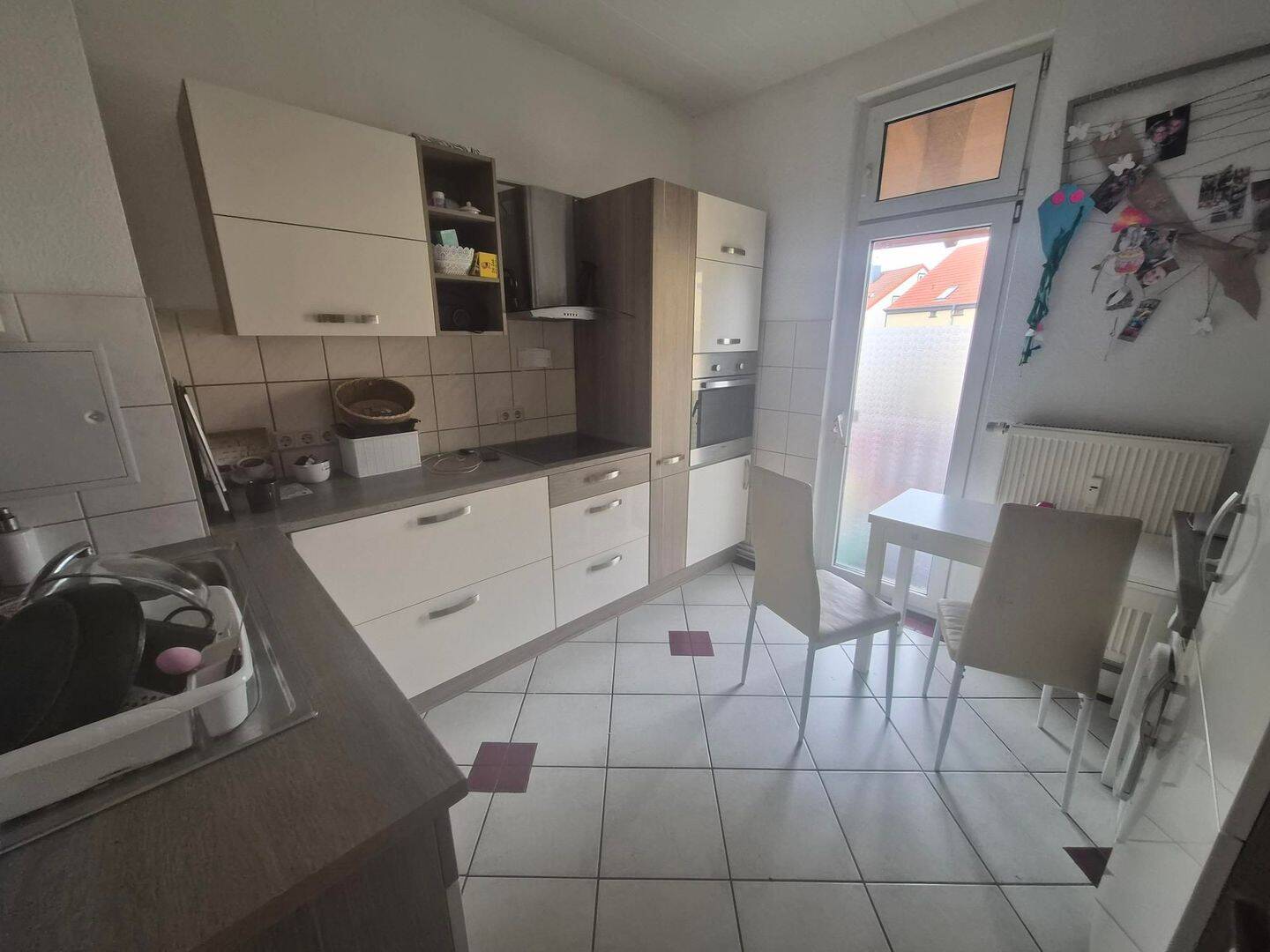 Mit Einbauküche - Besichtigungstermine bitte telefonisch abstimmen - 4 Raum-Wohnung im 2.Obergeschoss mit Balkon sucht neuen Mieter – Gotha – Vorschaubild 2