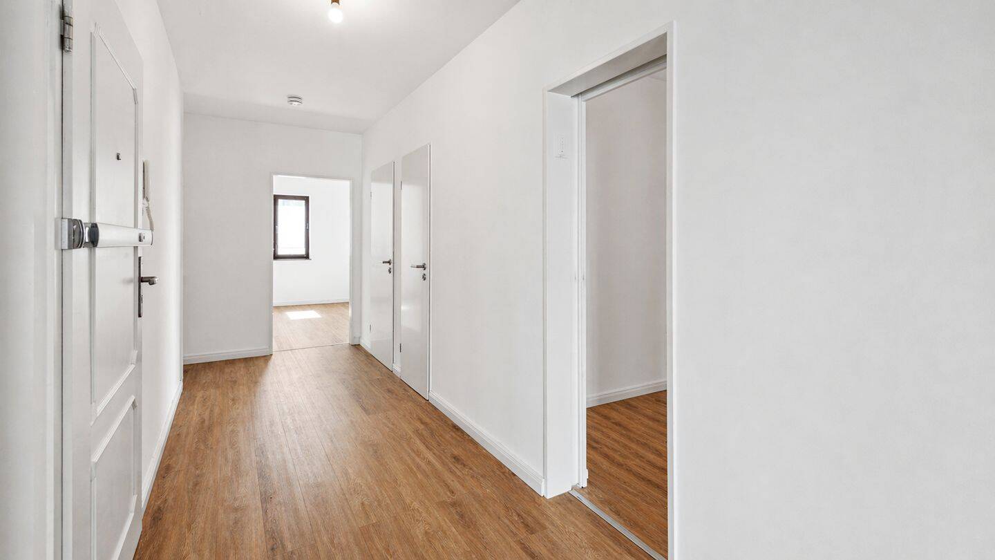 Charmante 3-Zimmer-Wohnung mitten im Herzen der Stadt – Düsseldorf – Vorschaubild 5