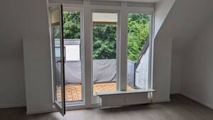 Provisionsfrei von privat: Lichtdurchflutete 3,5-Zimmer-Wohnung mit Westbalkon in ruhiger Lage in HH-Poppenbüttel
