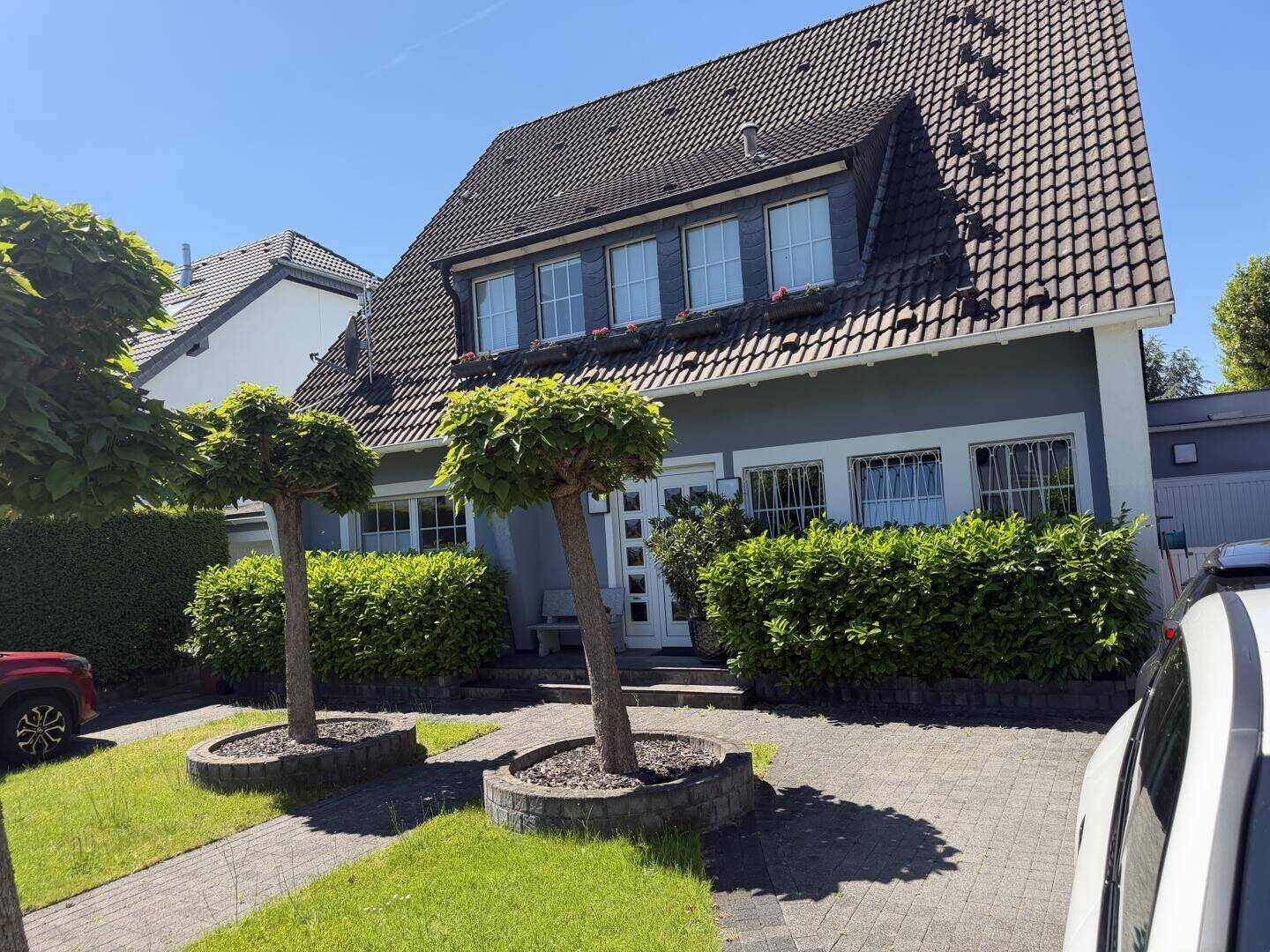 Ratingen - sehr gepflegtes Zweifamilienhaus, nach WEG geteilt - als Anlage oder zur Selbstnutzung