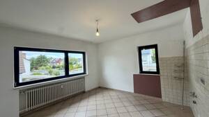 METZ IMMOBILIEN - Dreifamilienhaus mit Potenzial und großem Grundstück – 60437 Frankfurt am Main – Vorschaubild 9