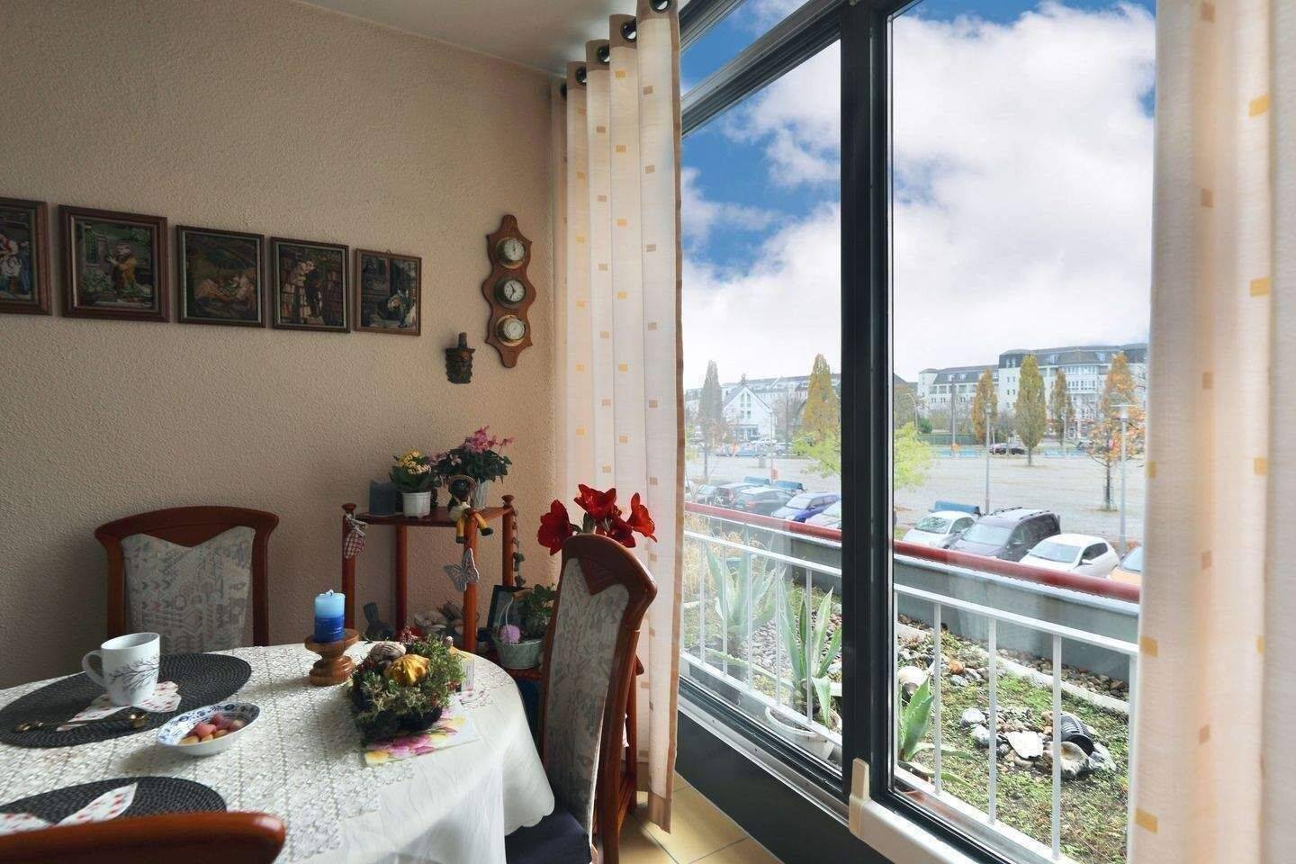 WINTERGARTEN & TG-STELLPLATZ - DIREKT AM HUGENOTTENPLATZ, SUPER INFRASTRUKTUR - ZUR ZEIT VERMIETET – Berlin – Vorschaubild 4