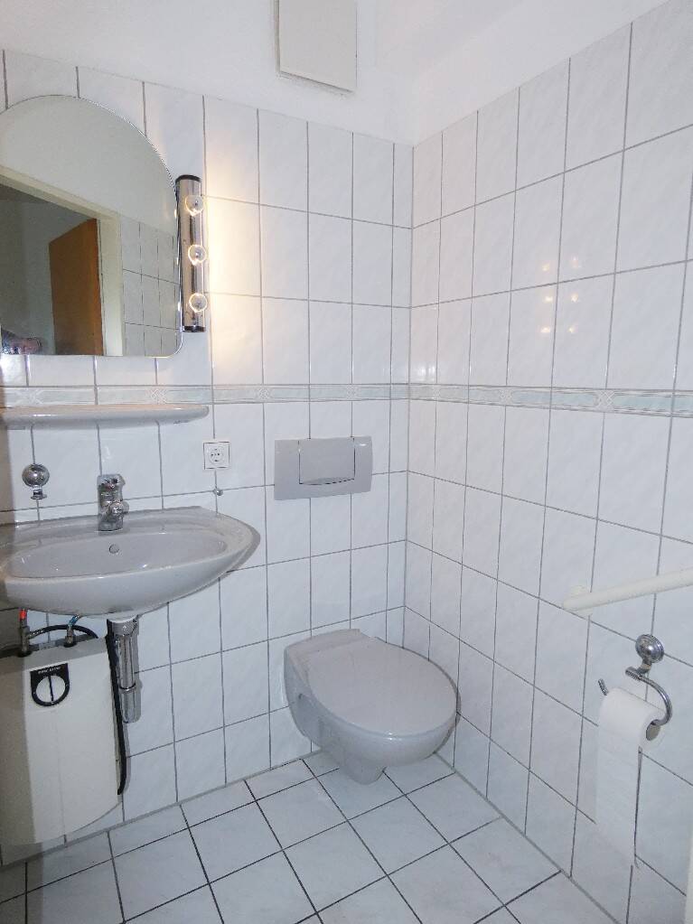 Helle 2-Zimmer-Maisonette-Wohnung mit besonderem Flair in gepflegtem Mehrfamilienhaus. – Leverkusen – Vorschaubild 6