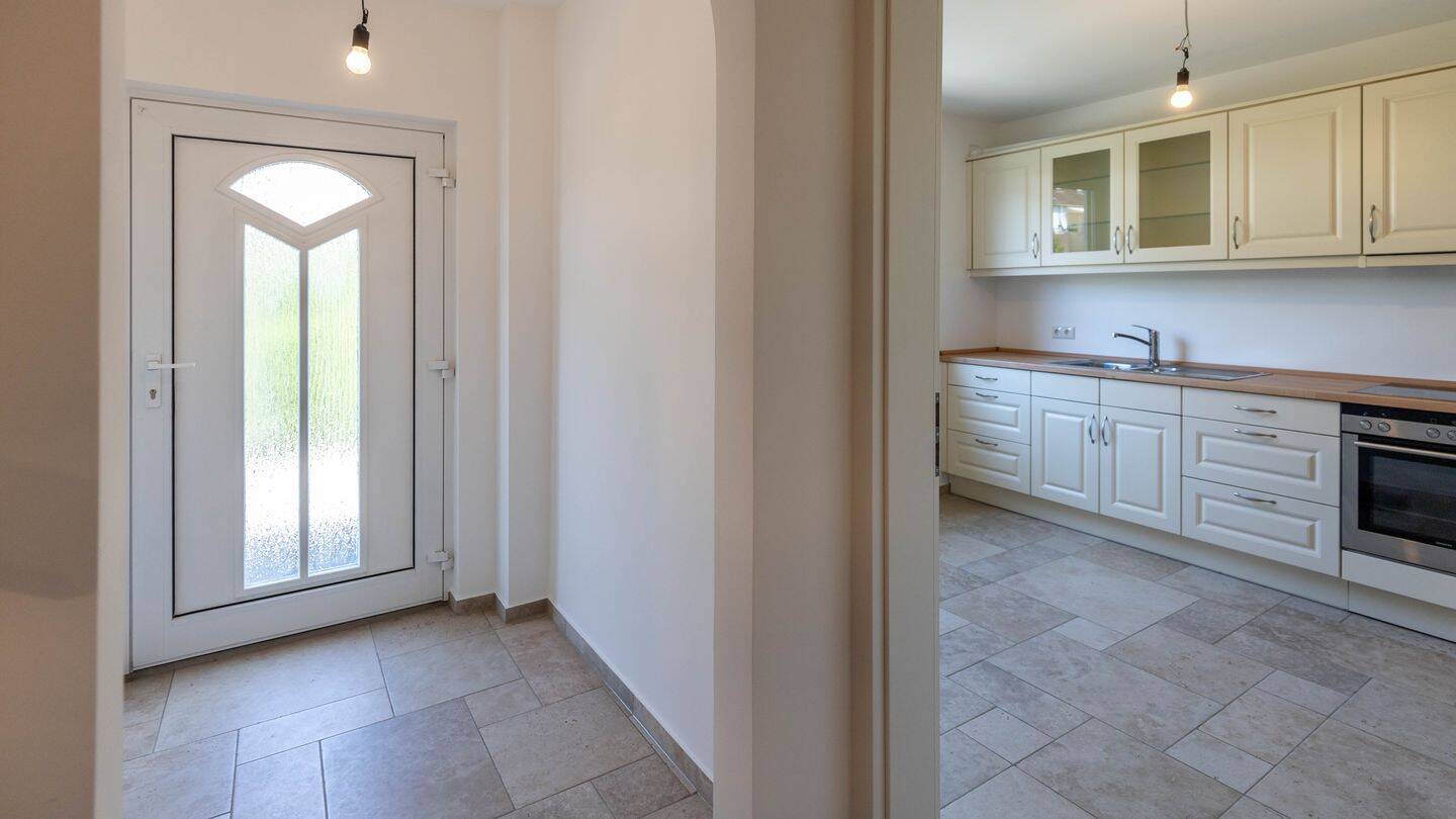 Neuwertiges Reihenmittelhaus sucht nette Familie – Kirchheim bei München – Vorschaubild 3