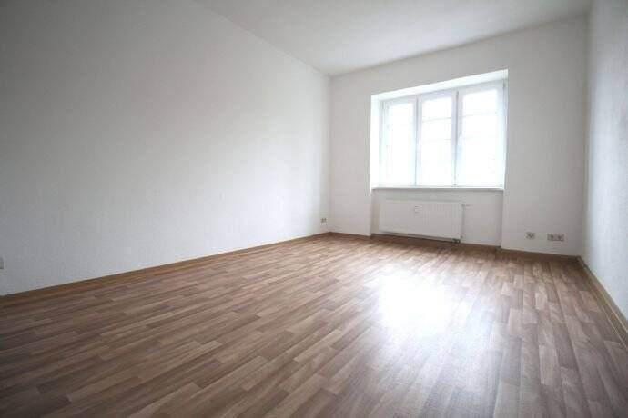 helle 2-Raum-Wohnung, mit Einbauküche und Balkon – Chemnitz – Vorschaubild 4