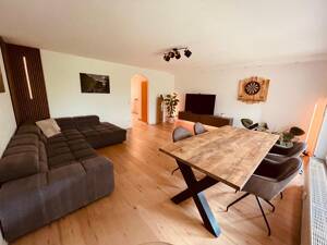 2 Zimmer EG-Wohnung mit eigenem Garten + Tiefgaragenstellplatz
