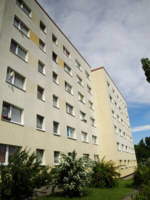 Freie 1Raumwohnung im 2. Obergeschoss mit EBK – 4349 Leipzig – Vorschaubild 1
