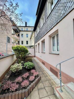 Schönes 5- bis 6-Parteienhaus im Herzen von Fürth – 90762 Fürth – Vorschaubild 2