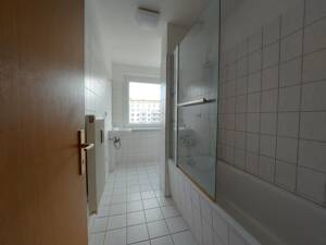 *Die Treppen hinauf zu Ihrer neuen Wohnung* – 39104 Magdeburg – Vorschaubild 4