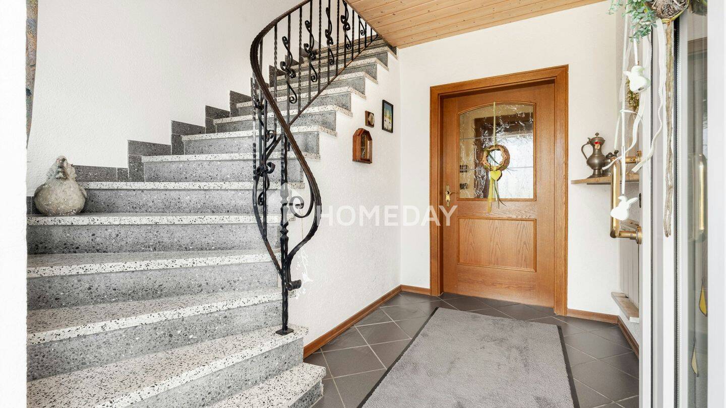 EFH auf großzügigem Grundstück mit EBK, Garage & Terrasse - leerstehend & bereit für Ihre Ideen – Ingolstadt – Vorschaubild 6