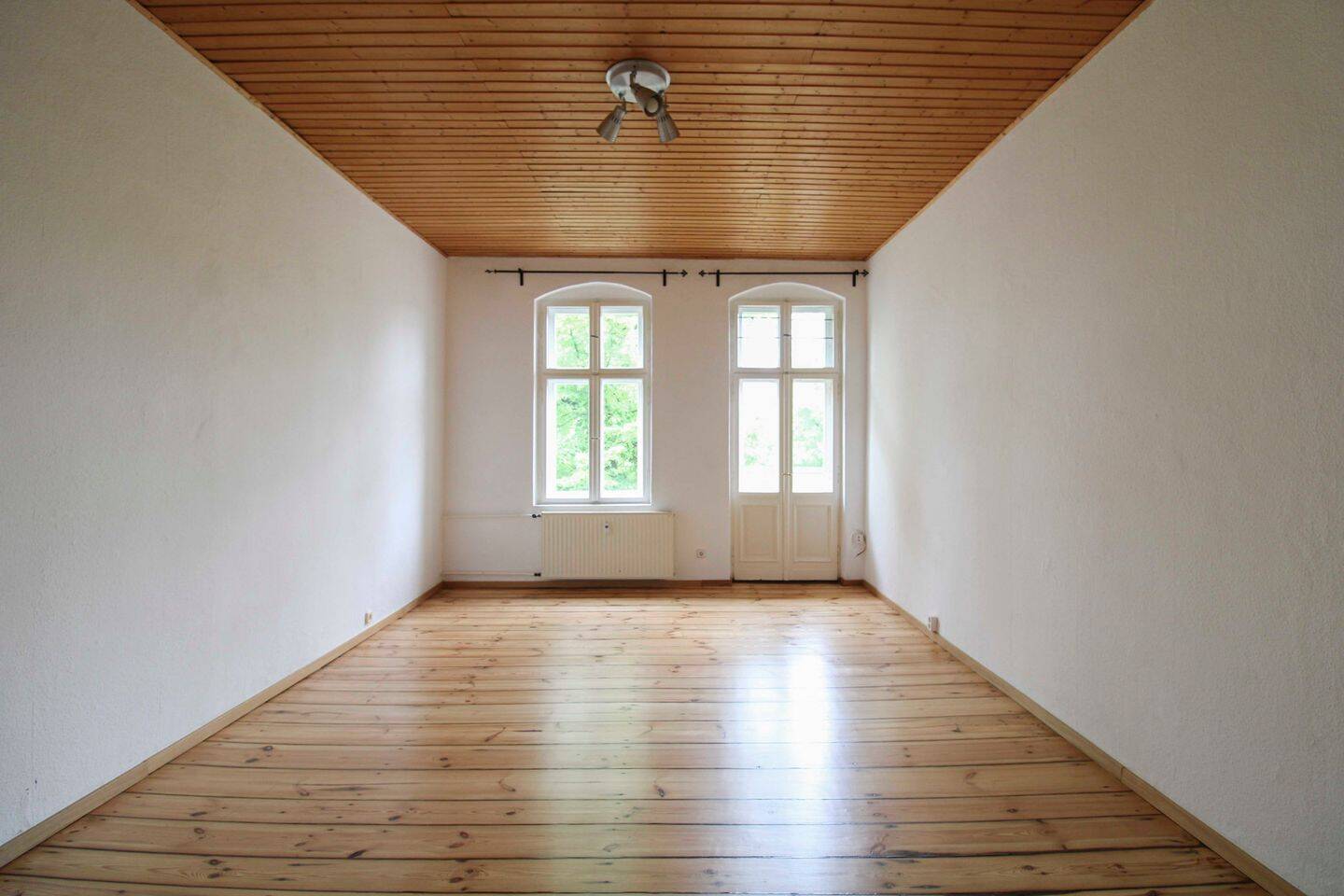 Charmante 1-Zimmer-Wohnung mit Balkon und Holzdielen in Berlin-Neukölln - sofort bezugsfrei – Berlin – Vorschaubild 2