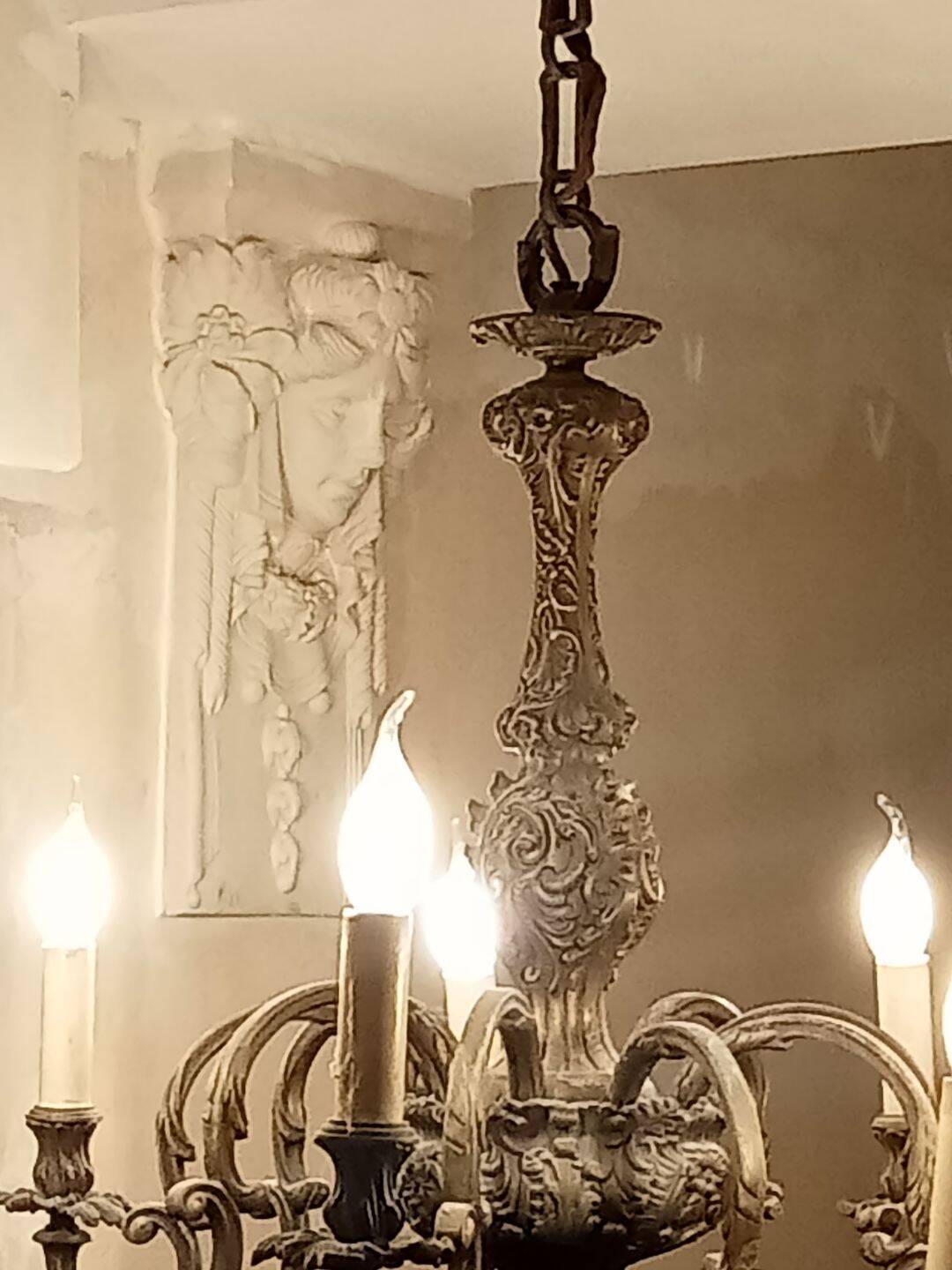 Große 3-ZKB in Jugendstil-Altbau nahe Uniklinik