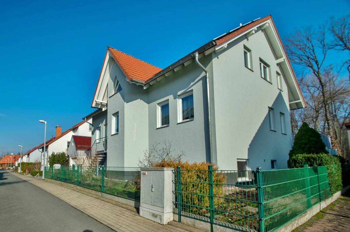Provisionsfrei: Vielseitiges Architekten-Zweifamilienhaus für individuelles Wohnen – 99098 Erfurt – Bild 1 von 9