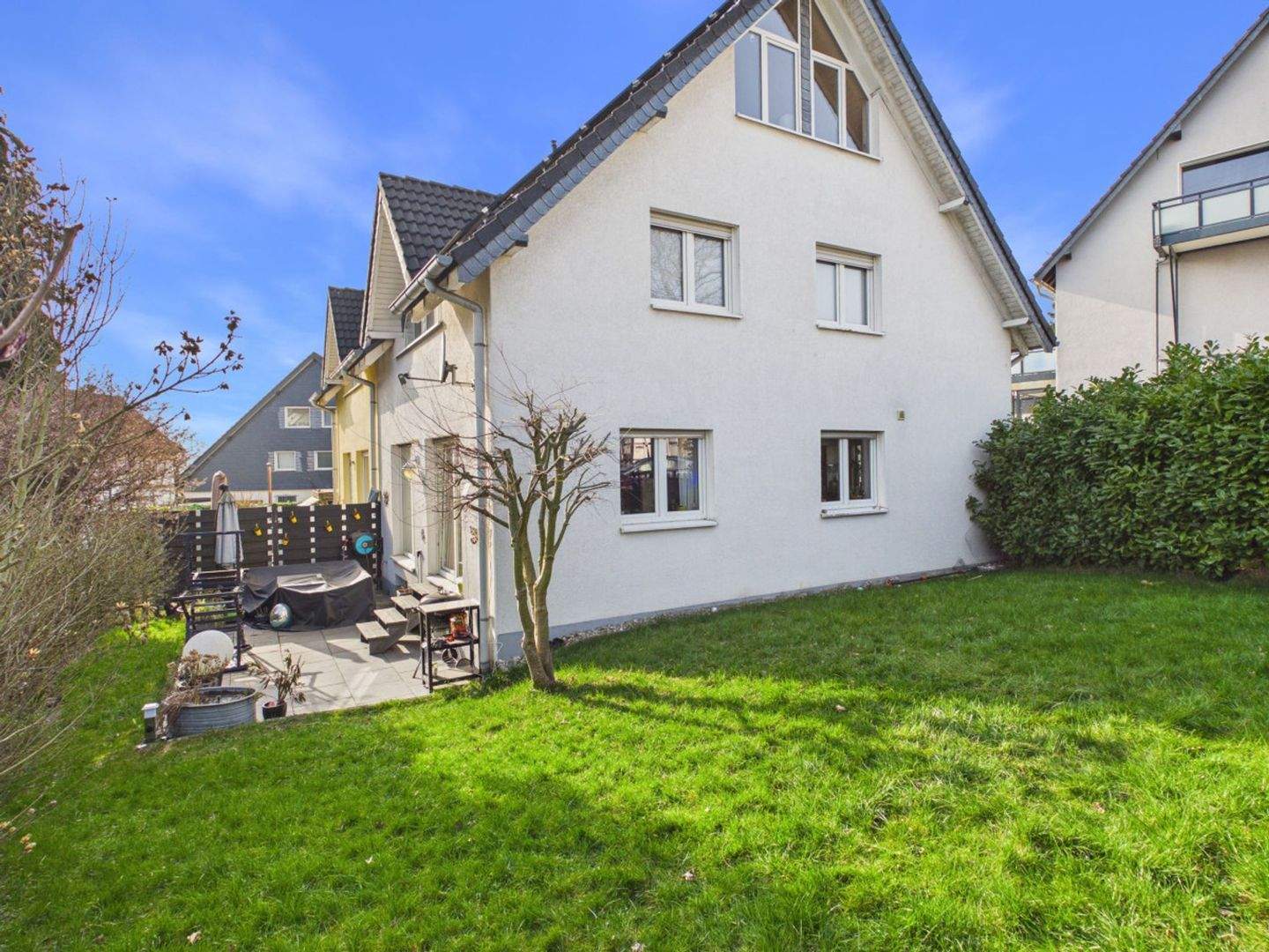 Ihr neues Familienglück: Modernes Wohnen mit "Energie-Plus" – Solingen – Bild 1 von 9
