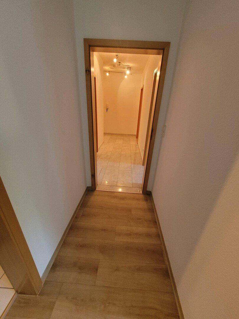 helle 3 Zimmerwohnung mit großem Balkon Verkauf oder Vermietung – Chemnitz – Vorschaubild 5