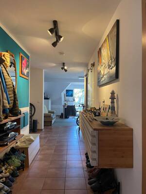 WOHNEN, WO ANDERE SPAZIEREN GEHEN! Gepflegte Dachgeschosswohnung mit Balkon und Garage nahe dem Rheinvorland – 47228 Duisburg – Vorschaubild 2