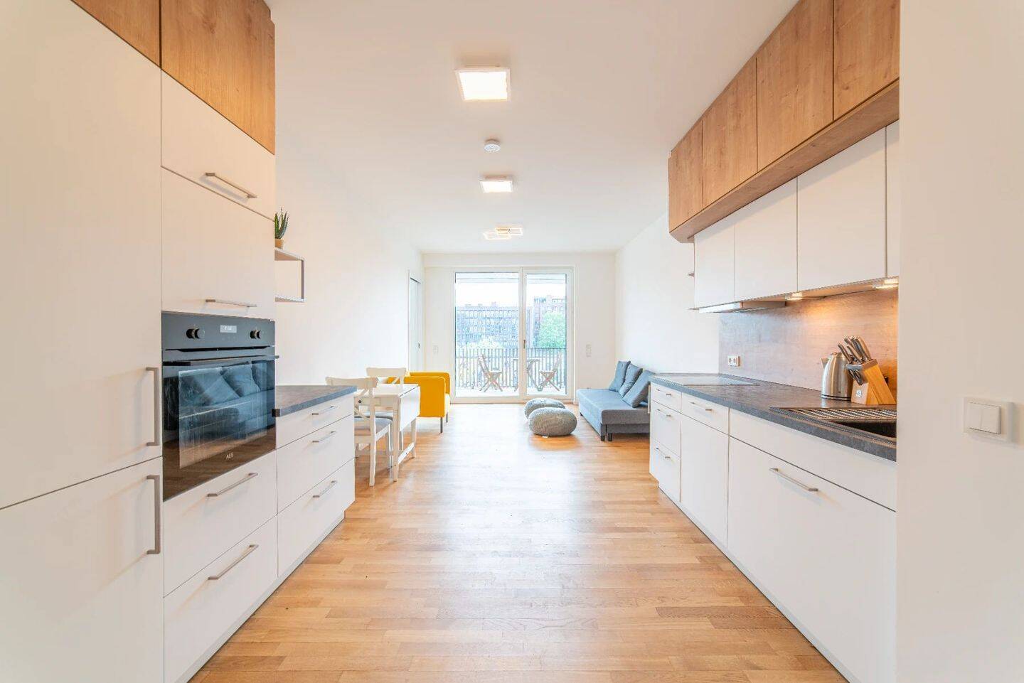 Premium 2-Room Living South-Facing the Berlin Wall – Berlin – Vorschaubild 2