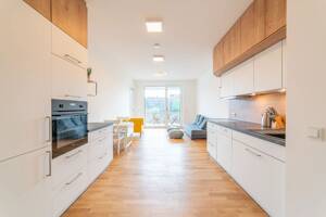 Premium 2-Room Living South-Facing the Berlin Wall – 10243 Berlin – Vorschaubild 2