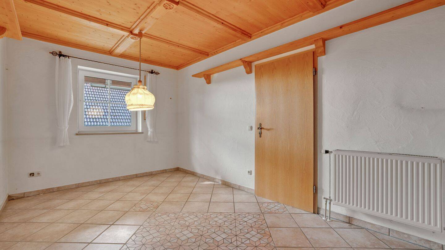 Ruhige Lage! Gepflegtes Einfamilienhaus mit tollem Garten und großer Südwest-Terrasse – Rugendorf – Vorschaubild 8