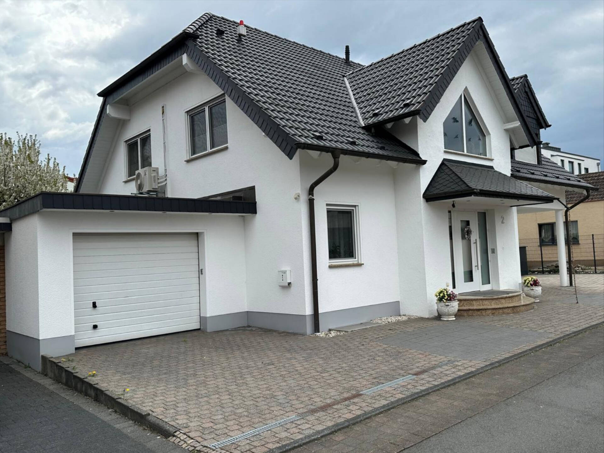 Haus in 53859 Niederkassel mit 230 m² kaufen