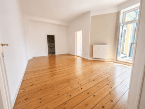 Top-Lage: Samariterviertel 2-Zimmer-Altbauwohnung aus der Gründerzeit im Herzen von Friedrichshain mit gr. Balkon – 10247 Berlin – Vorschaubild 2
