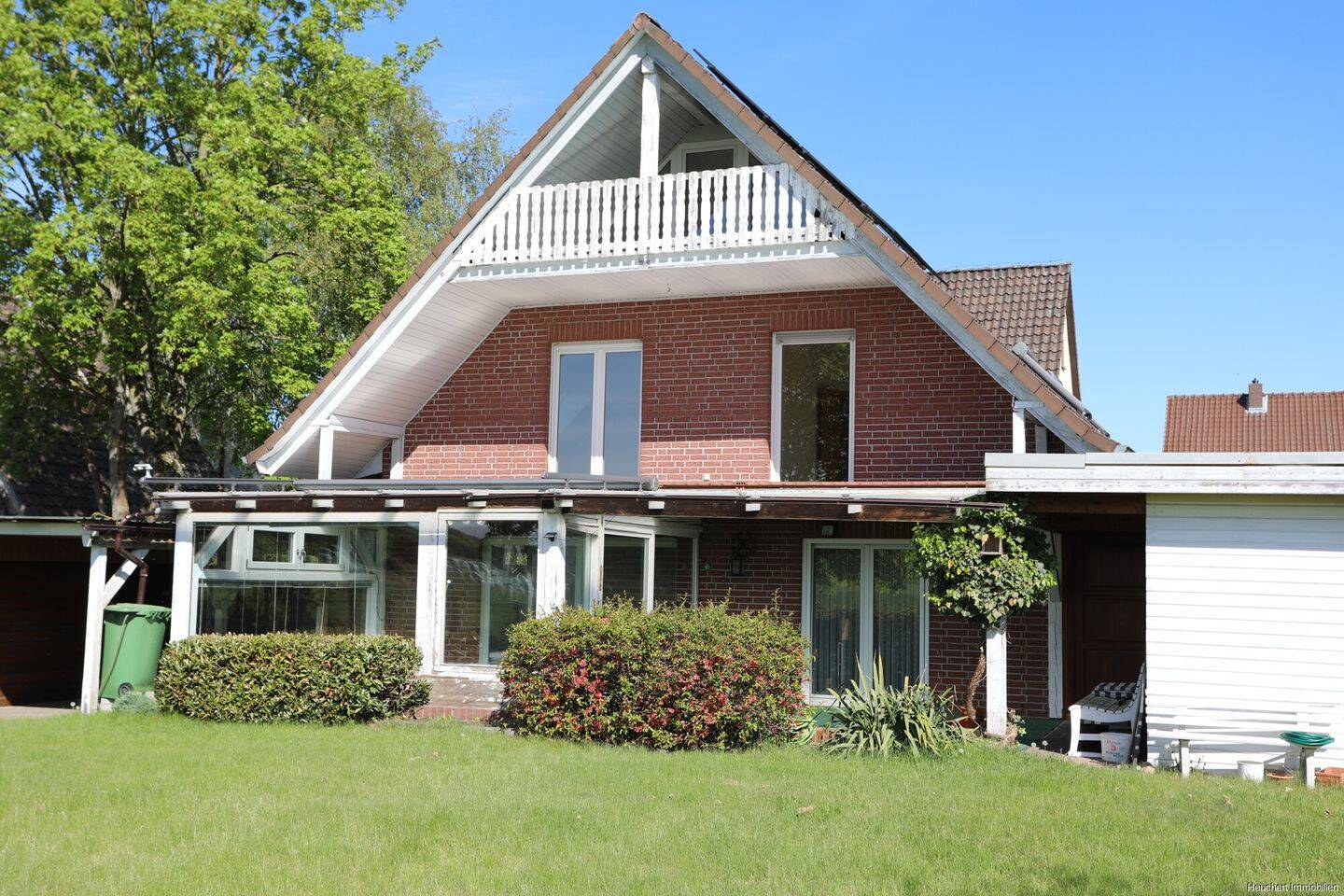 2 Häuser - 1.257m² Eigentumsgrundstück - Feldrandlage in  Isenbüttel