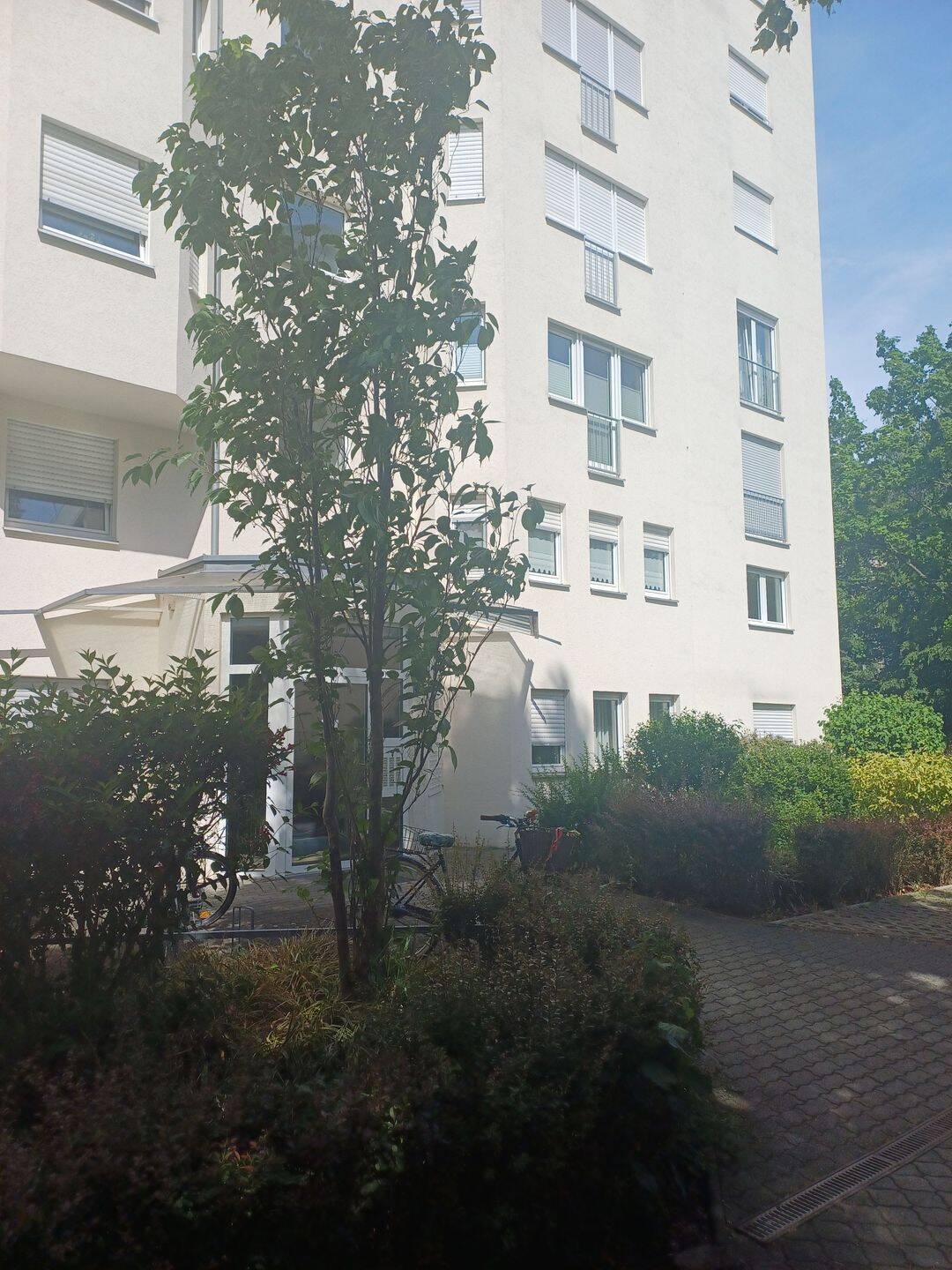 Charmante 2-Zimmerwohnung mit Loggia in einer der schönsten Wohnanlagen Nürnberg's – Nürnberg – Vorschaubild 6