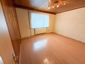 * * * OF-Bürgel - top Lage * * * Gemütliches 1-Familienhaus mit Garage – 63075 Offenbach am Main – Vorschaubild 4