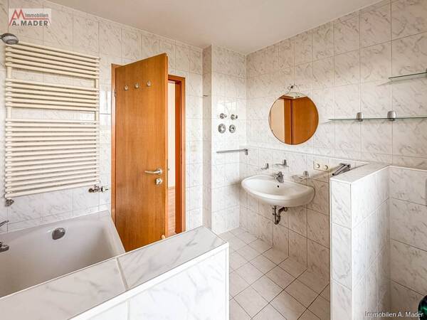 Dachgeschosswohnung in 86609 Donauwörth mit 65 m² kaufen