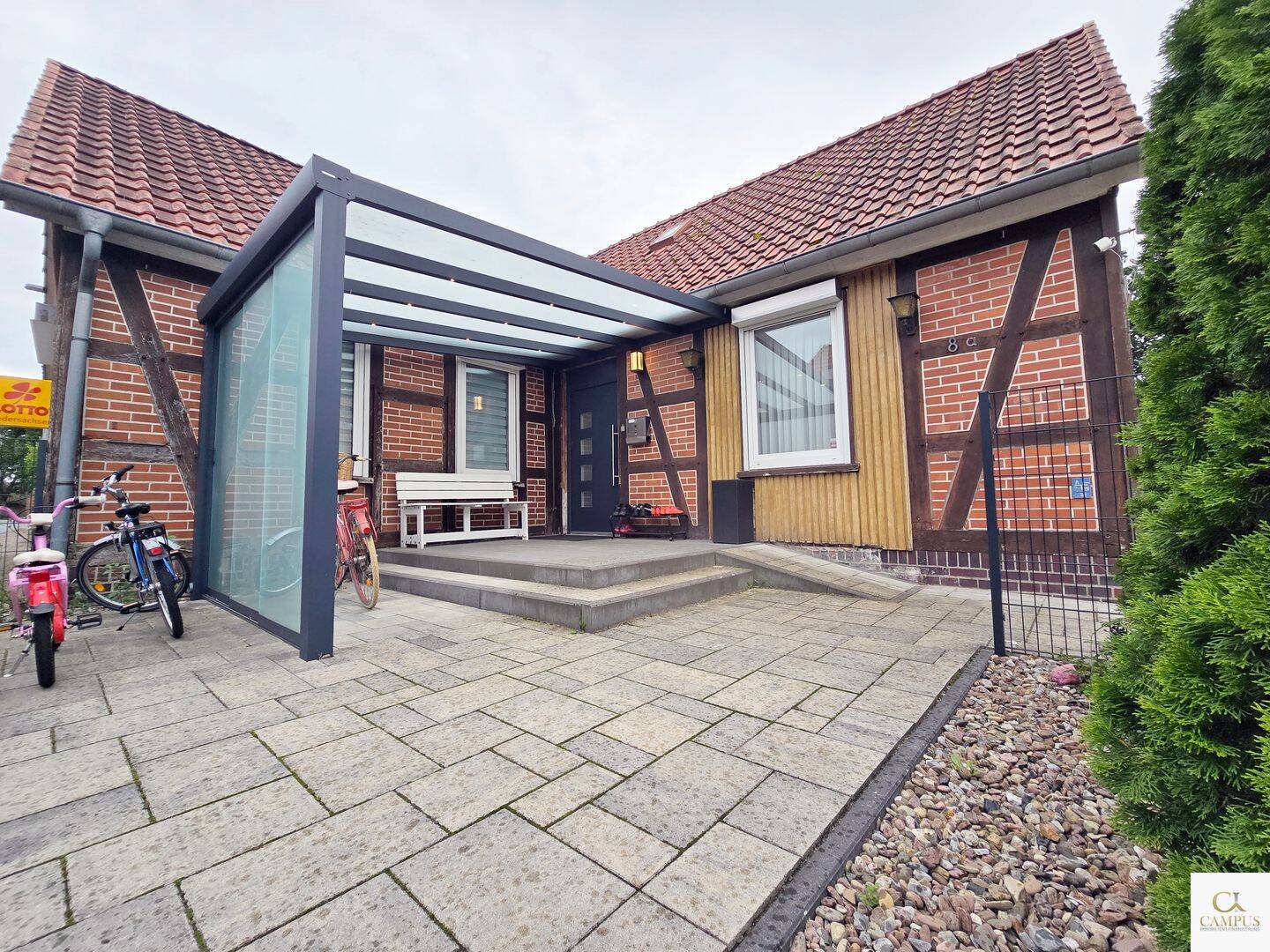 Ein Zuhause, das von Herzen einlädt! Umfassend modernisierte Doppelhaushälfte – Eldingen – Bild 1 von 9