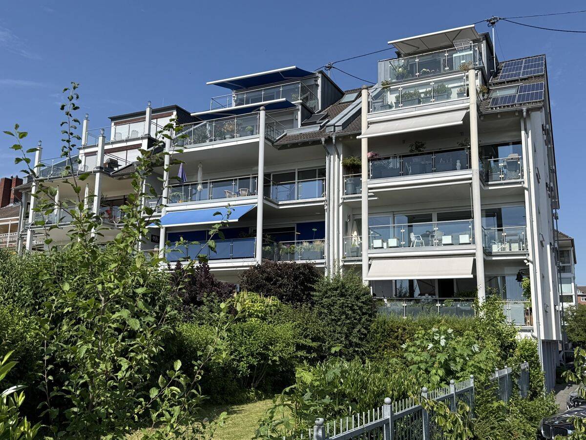 BONN BEUEL, direkte Rheinlage, top 4 Zi. Wohnung ca. 156 m² Wfl. Sonnenbalkon, Aufzug, Kfz. Stellpl. – 53225 Bonn – Bild 1 von 9