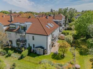 TRUDERING / geräumige 2-Zimmer-Dachgeschosswohnung mit Blick ins Grüne