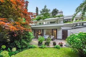 Exklusive Erdgeschosswohnung mit Hauscharakter und traumhaftem Gartenblick