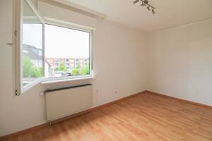 Neue Chance: Freistehendes OKAL-Haus mit Einliegerwohnung und großem Grundstück – 75180 Pforzheim – Vorschaubild 4
