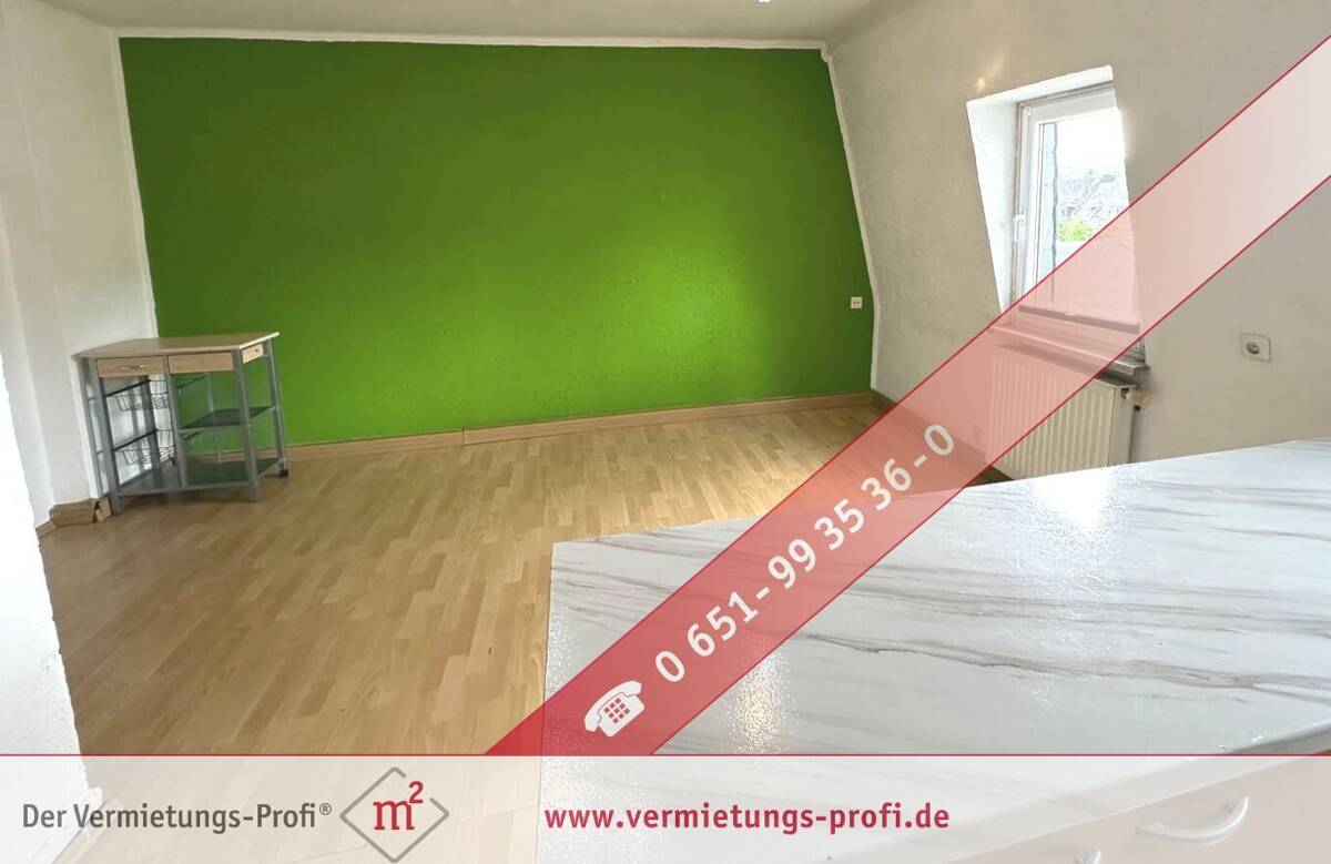 Charmante Dachgeschosswohnung mit 3 Zimmern, Wohnküche & Tageslichtbad – 54290 Trier – Bild 1 von 8