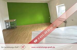 Charmante Dachgeschosswohnung mit 3 Zimmern, Wohnküche & Tageslichtbad