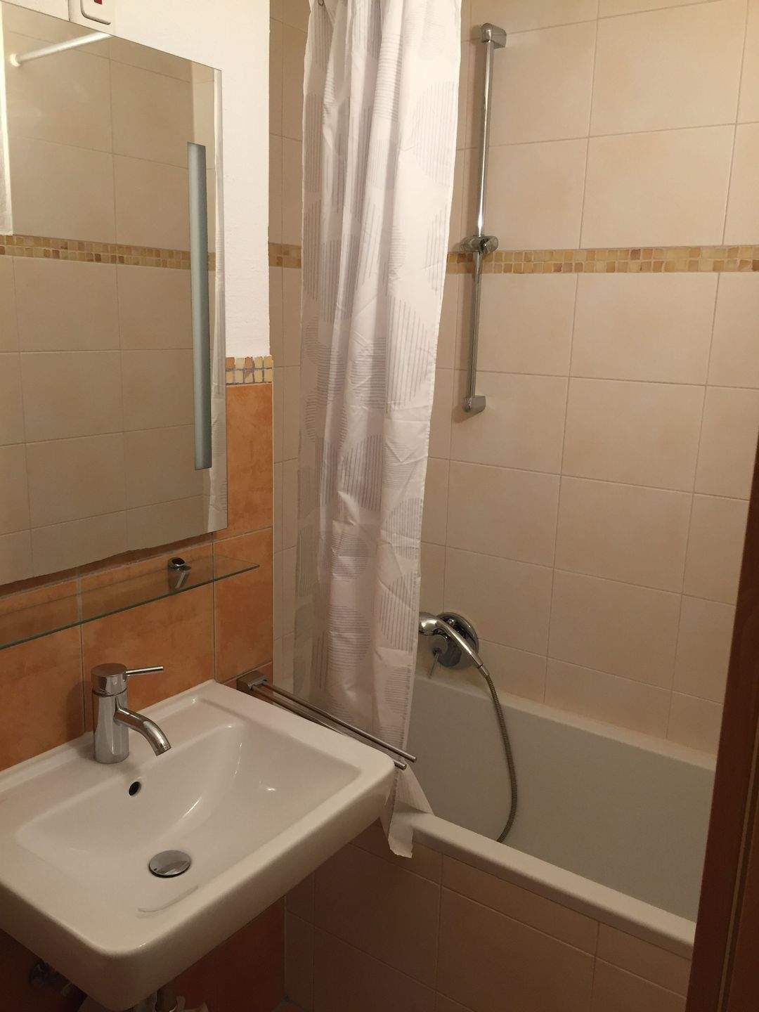 Charmante, lichtdurchflutete ETW mit Balkon – Regensburg – Vorschaubild 7
