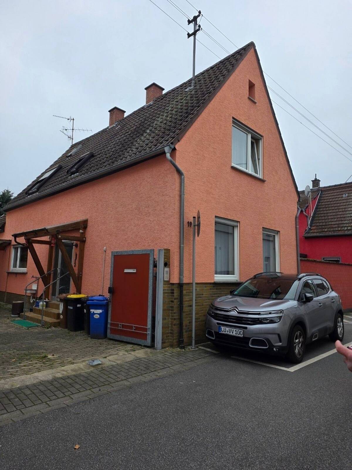 ***Einfamilienhaus sucht neuen Eigentümer !!*** – 67067 Ludwigshafen am Rhein – Bild 1 von 8