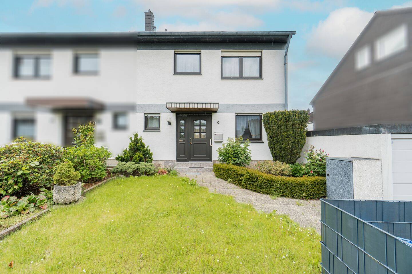 Familienglück auf drei Ebenen - Großzügige Doppelhaushälfte mit Kamin, Wintergarten und Traumgarten – Dortmund – Vorschaubild 2