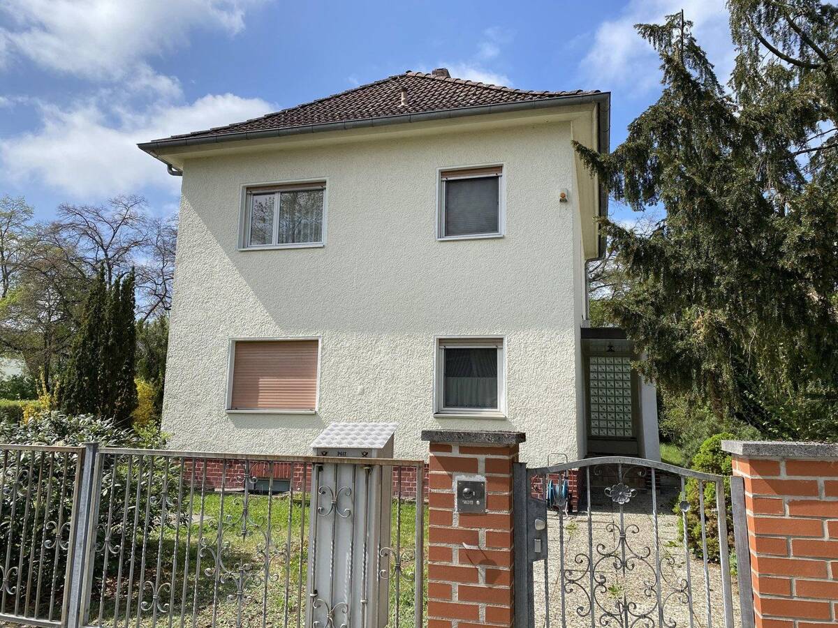Schönes EFH mit Terrasse und großem Garten in Lankwitz – 12249 Berlin – Bild 1 von 9