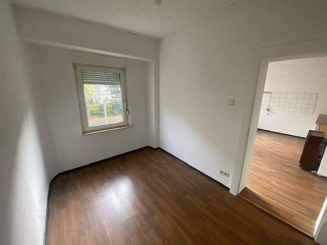 Apartment, Büro, Hobbyräume oder Gewerbe mit 2 Zimmern sowie separates WC mit Dusche im Erdgeschoss eines MFH – Nürnberg – Vorschaubild 4