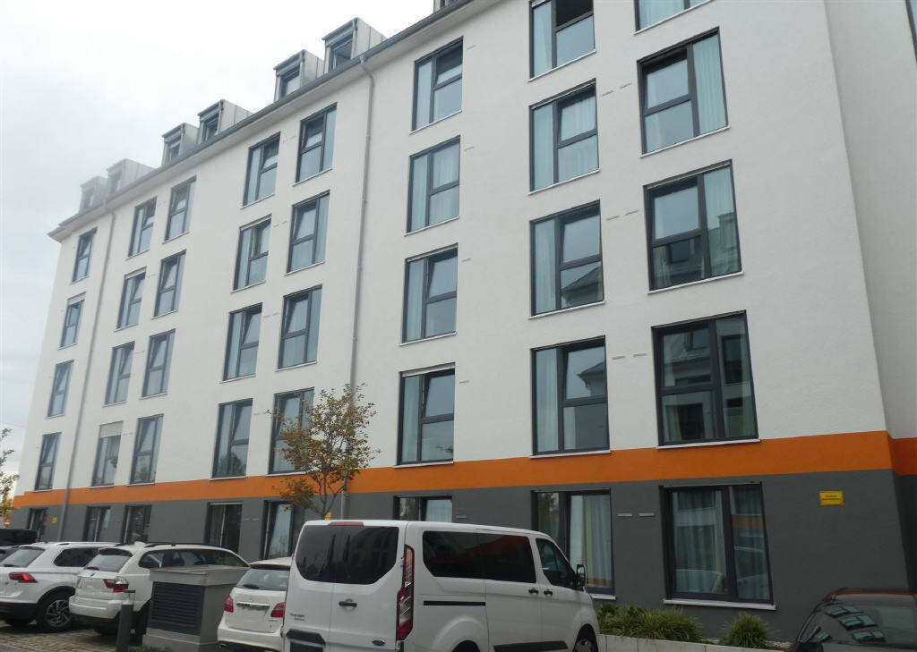 1-Zimmer-Wohnung mit Tiefgaragenstellplatz in Boardinghouse in München-Bogenhausen – München – Vorschaubild 2