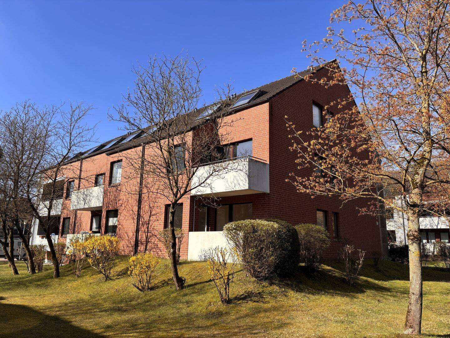 Provisionsfreie perfekt geeignete WG-Wohnung: 2 Zimmer, Balkon & Top-Lage nahe Universität – Oldenburg – Bild 1 von 9