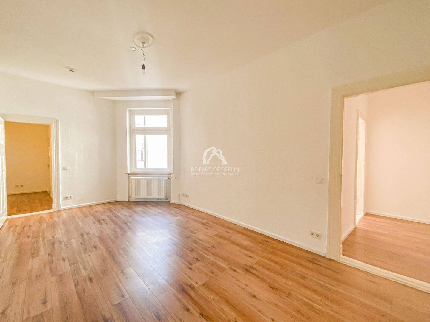MOABIT - ZENTRAL UND RUHIG! SCHÖNE UND GEPFLEGTE ALTBAUWOHNUNG IM GARTENHAUS! PROVISIONSFREI! – Berlin – Vorschaubild 2